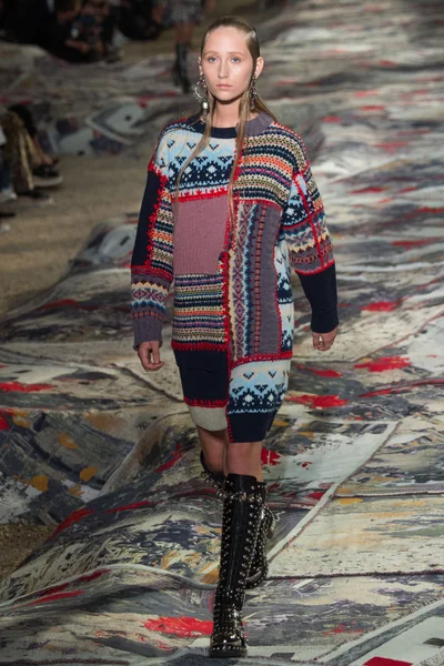 Look 11